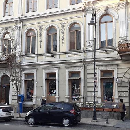 Bright And Cozy Apartment On Aghmashenebeli Avenue Tbilisi Exterior photo