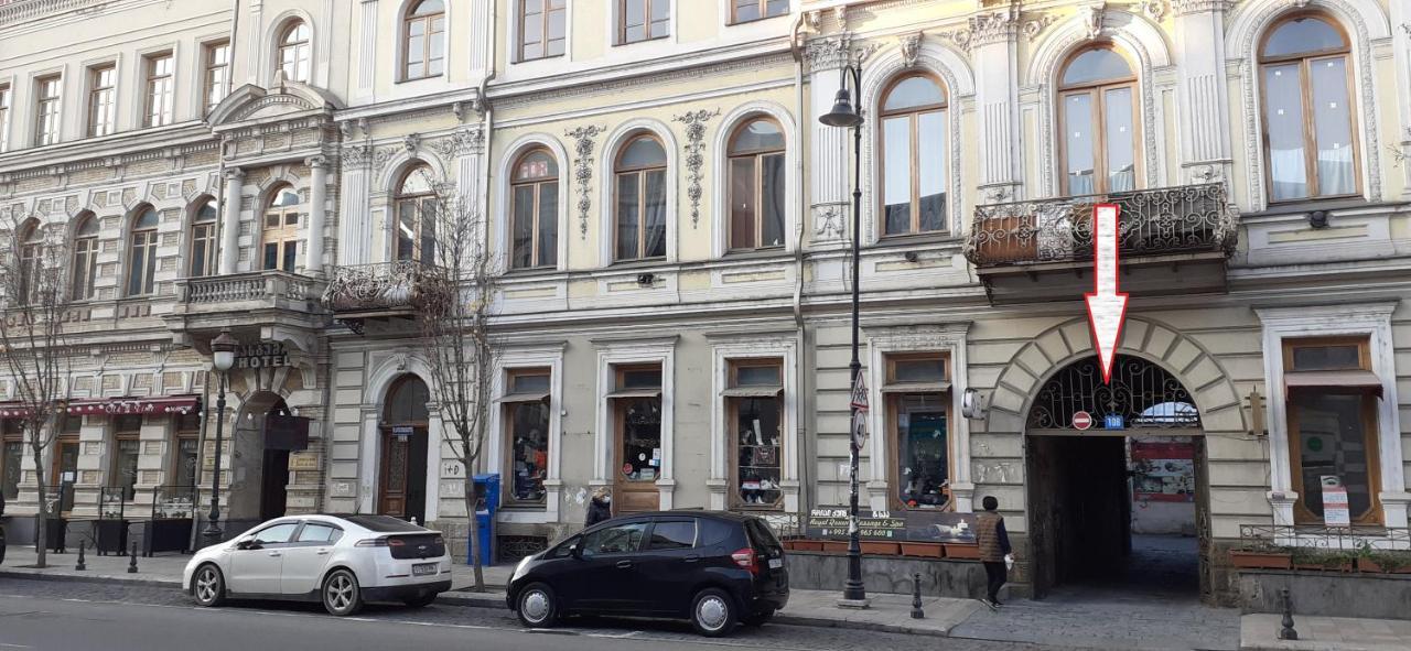 Bright And Cozy Apartment On Aghmashenebeli Avenue Tbilisi Exterior photo