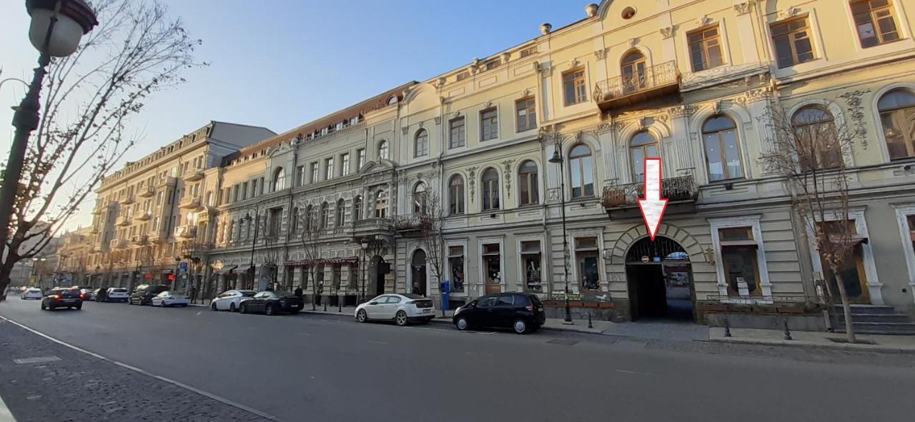 Bright And Cozy Apartment On Aghmashenebeli Avenue Tbilisi Exterior photo